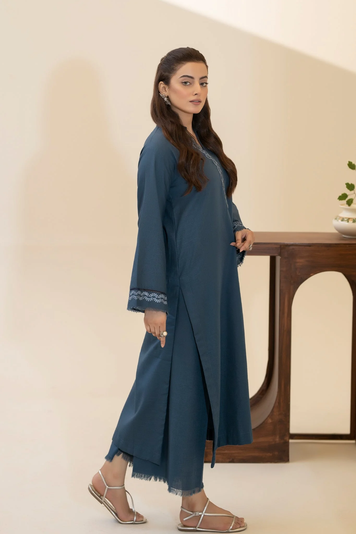 Elara - Image 4
