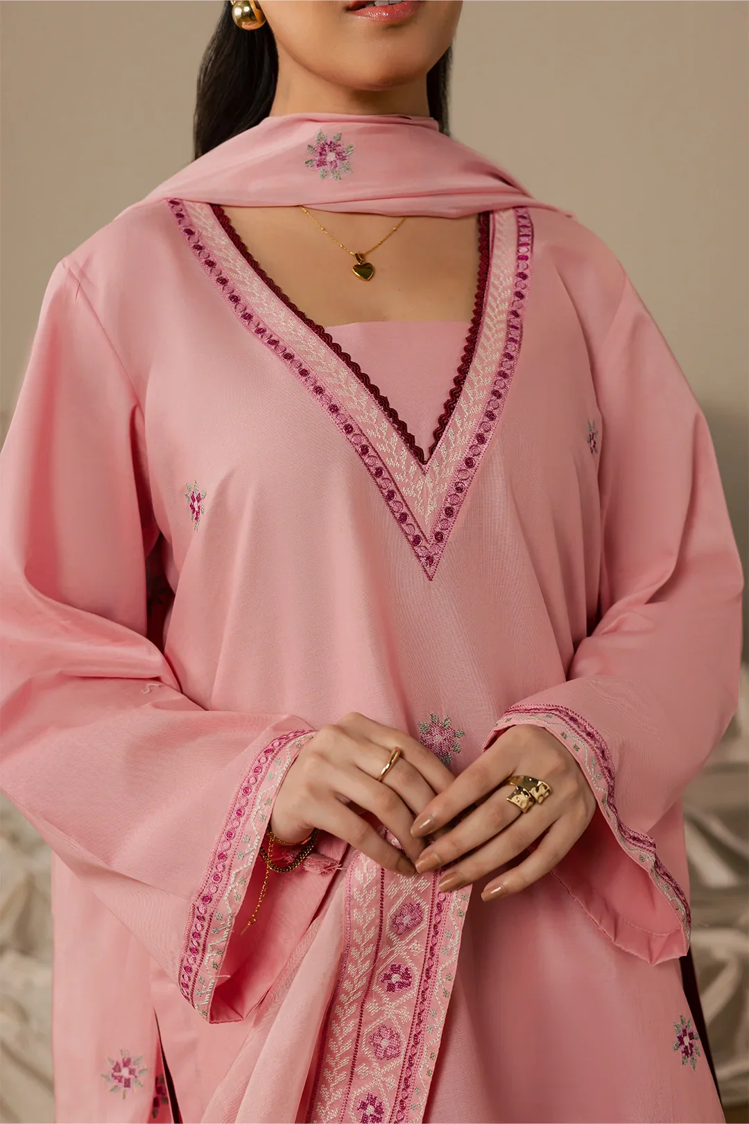 Gulrukh - Image 5