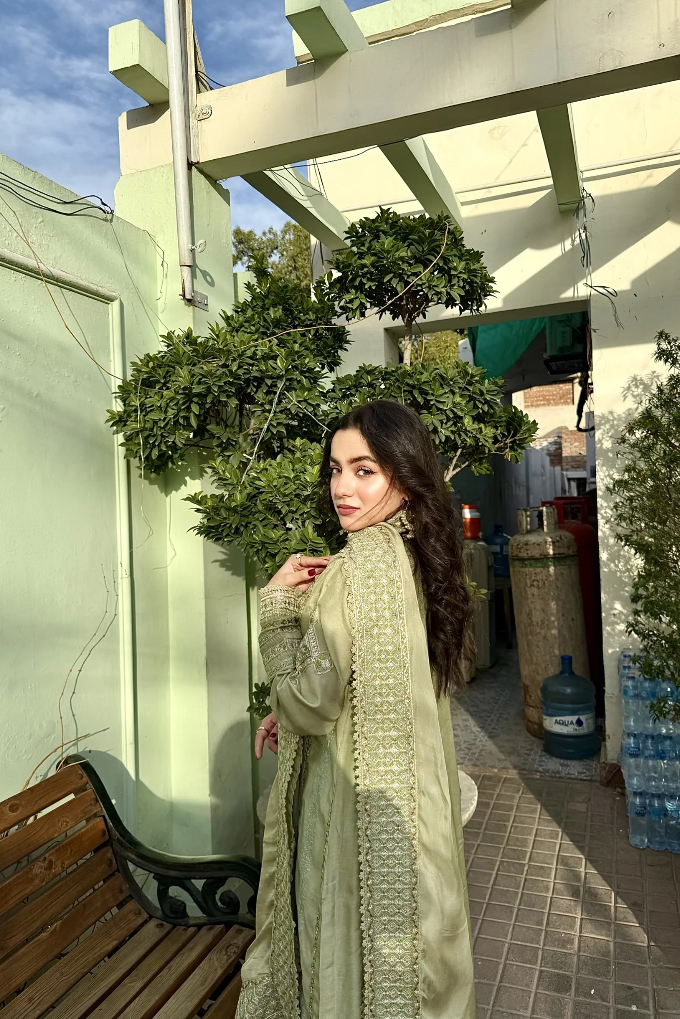 Mia - Image 7