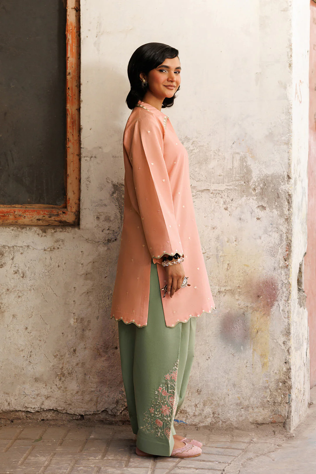 NAKHRA - Image 4