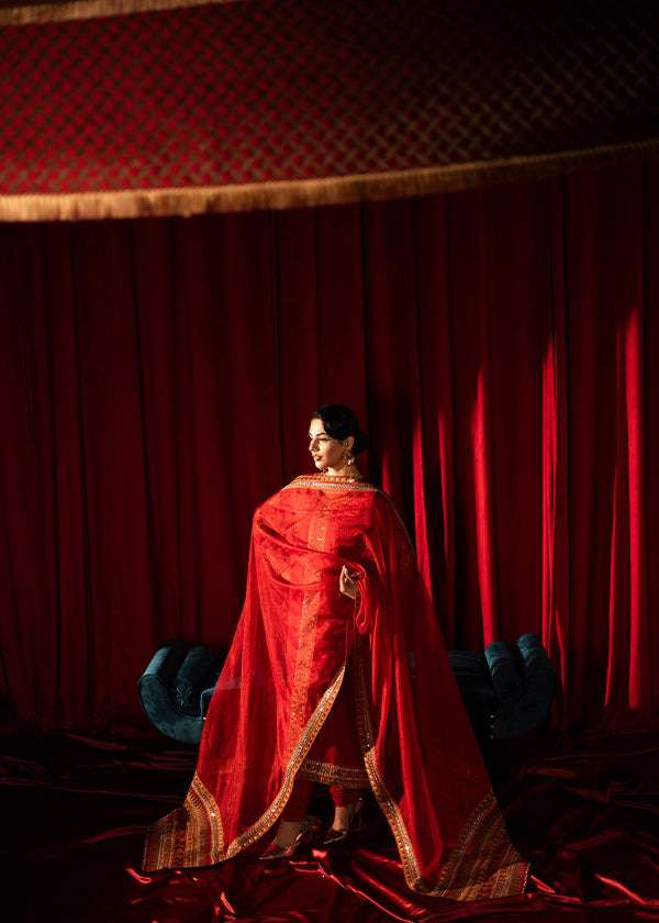 Red - SCARLET - Image 4
