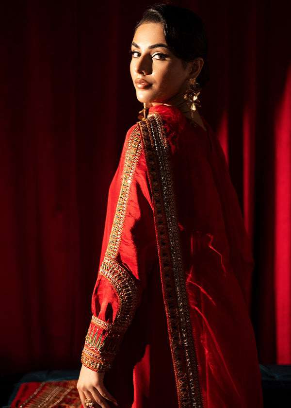 Red - SCARLET - Image 9