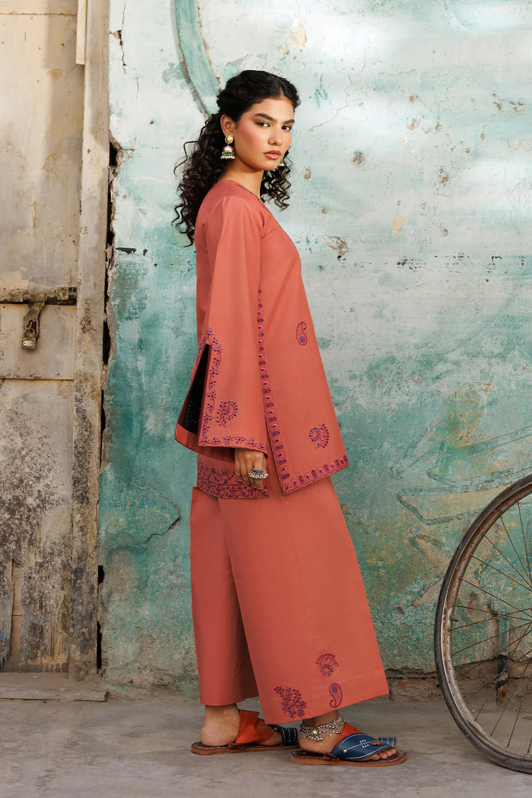 TEEKHI - Image 10