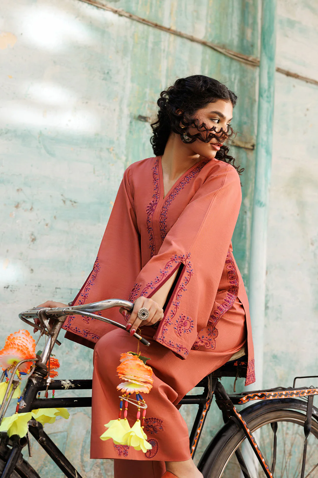 TEEKHI - Image 4