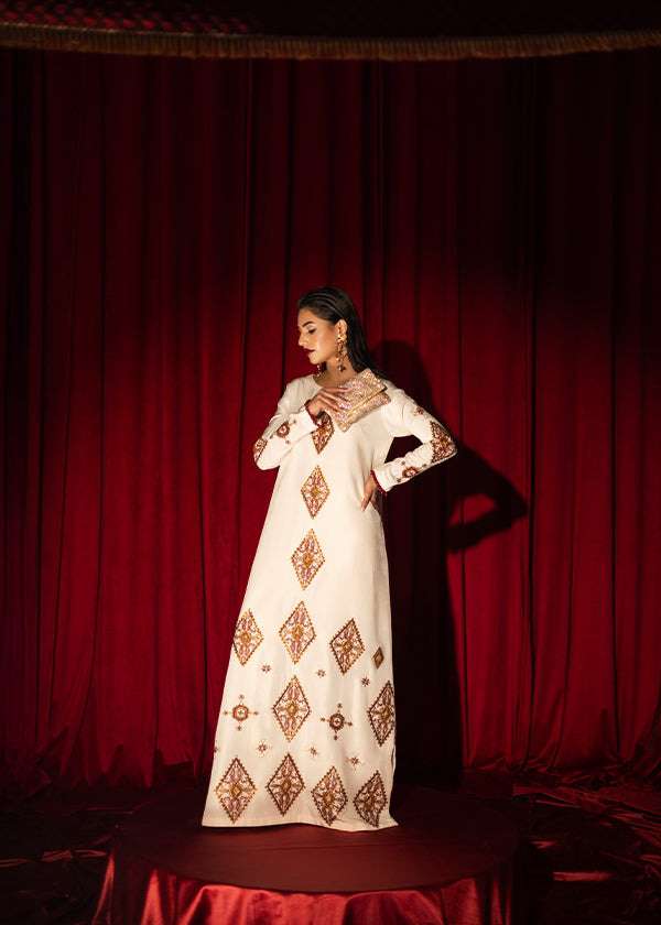 White - LIORA - Image 2