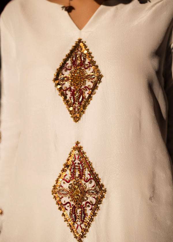 White - LIORA - Image 3