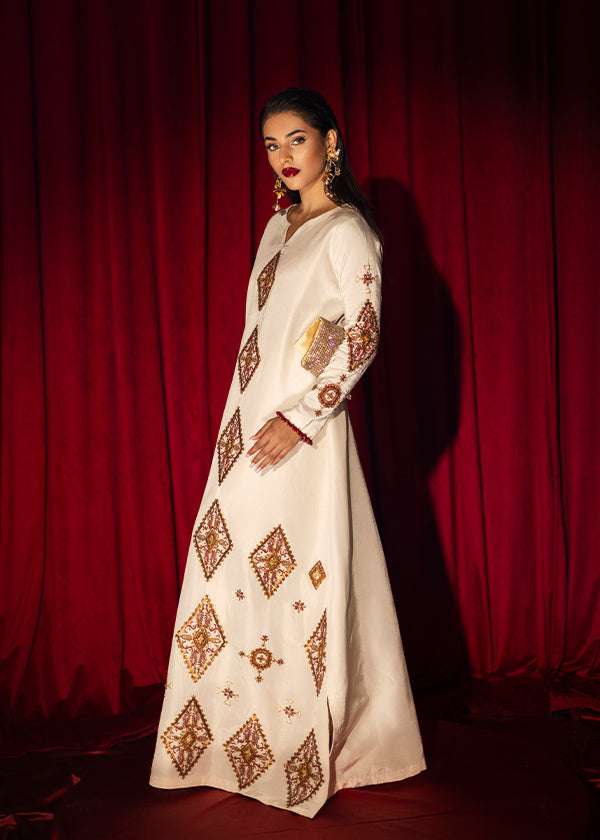 White - LIORA - Image 8